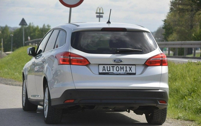 Ford Focus cena 44403 przebieg: 105617, rok produkcji 2018 z Zawiercie małe 497